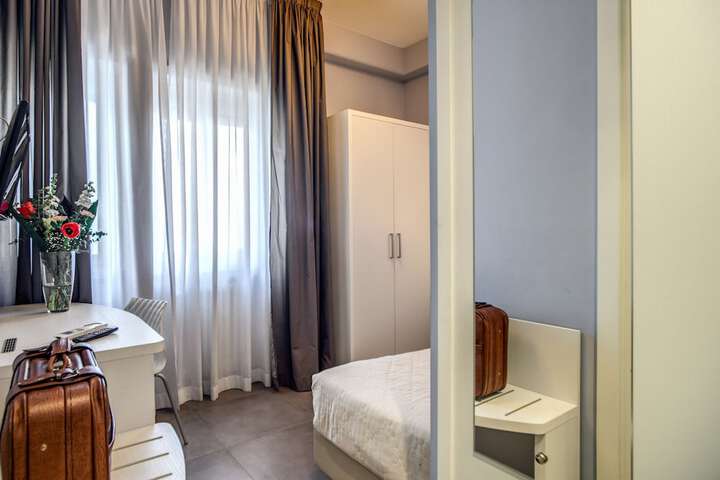 Room 126 of 223