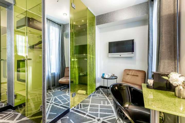 Room 12 of 31
