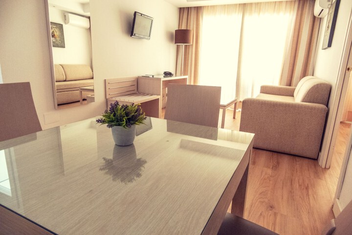Room 3 of 55