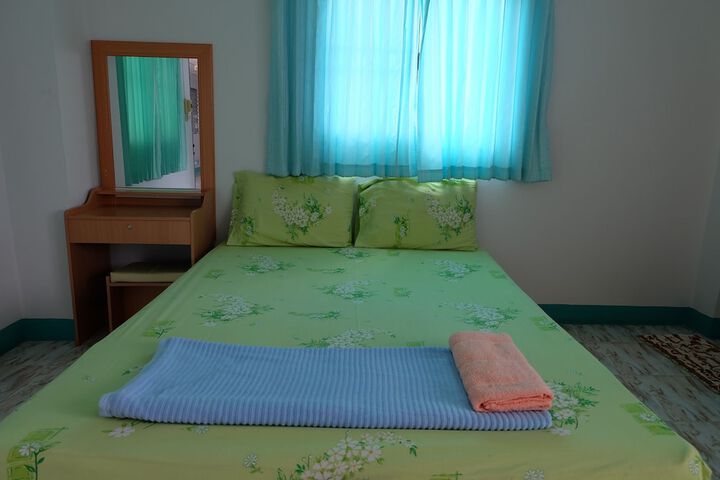 Room 5 of 15