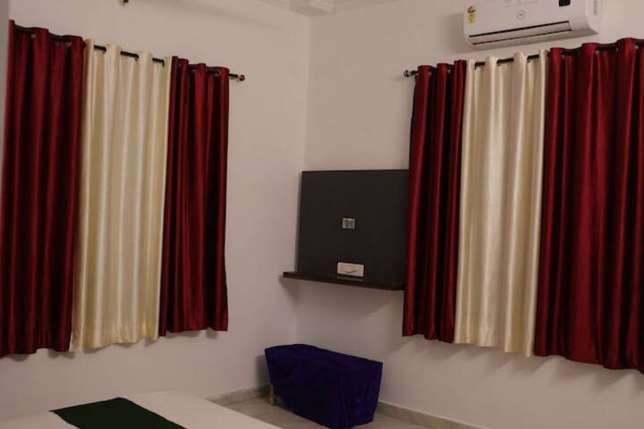Room 4 of 14