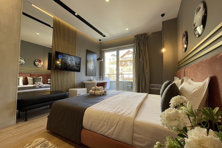 Room 6 of 68
