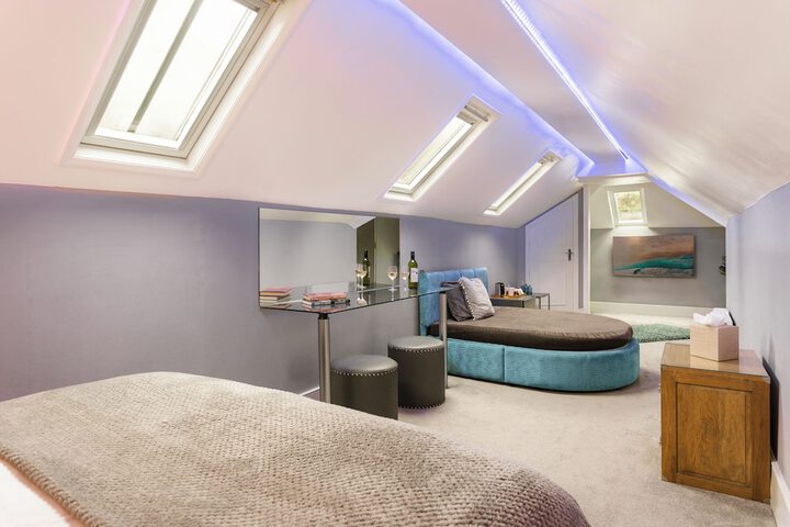 Room 47 of 390