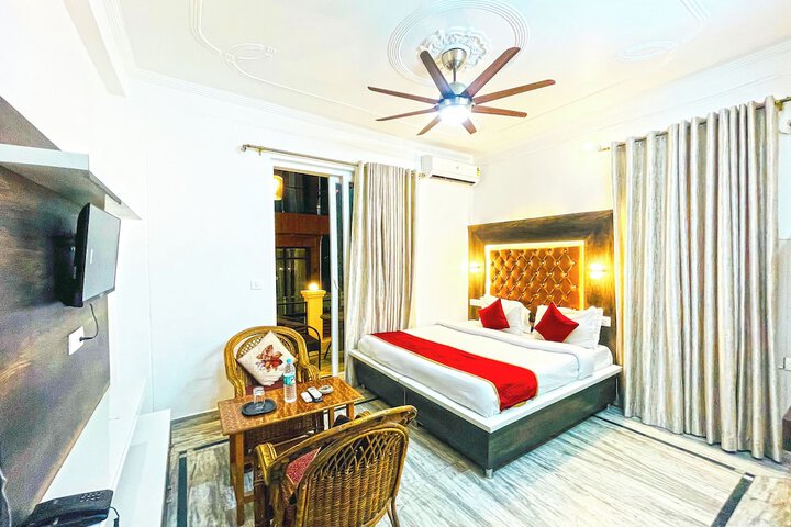 Room 20 of 33