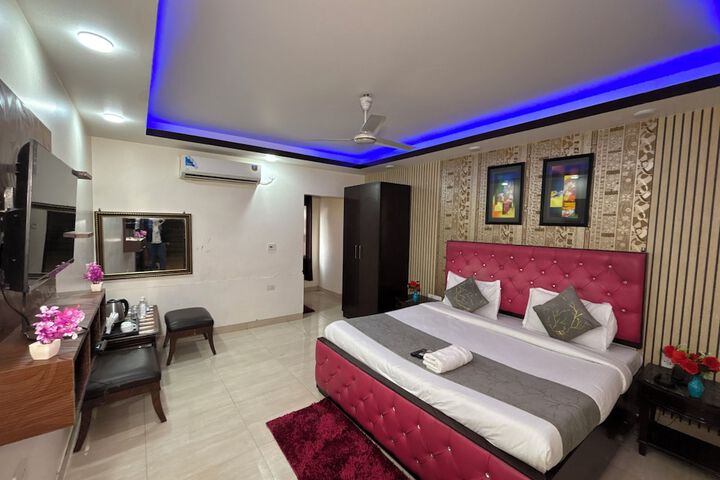 Room 25 of 111