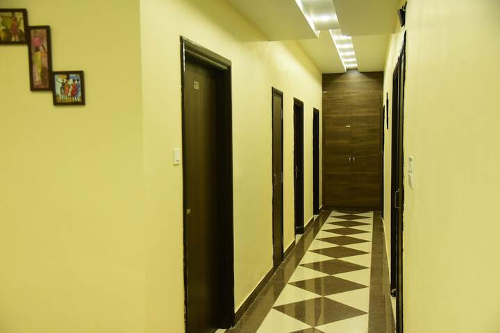 Ballroom/Hall 116 of 128
