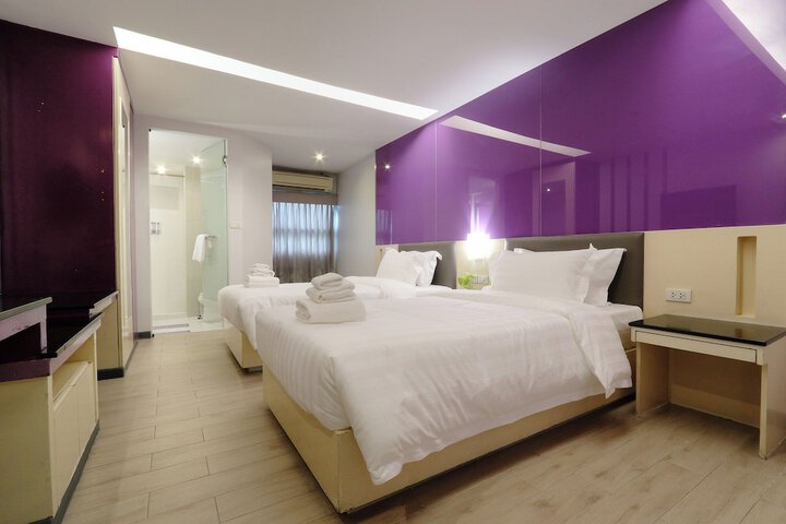 Room 4 of 36