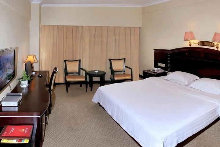 Room 2 of 10