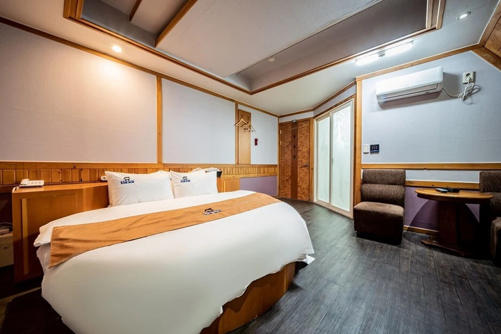 Room 2 of 13