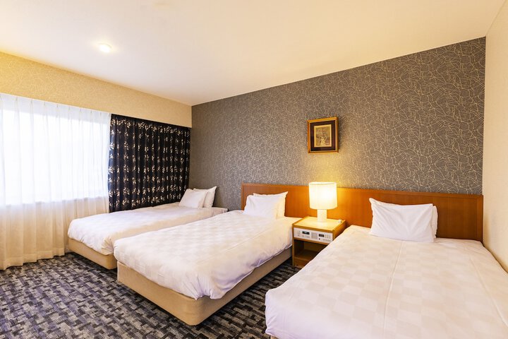 Room 14 of 77