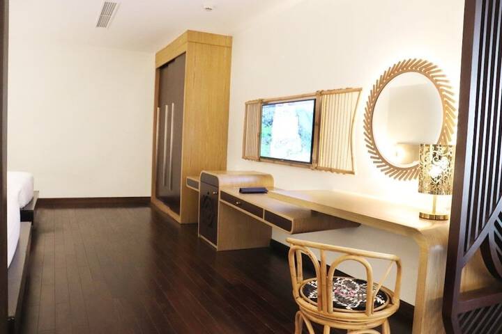 Room 35 of 86