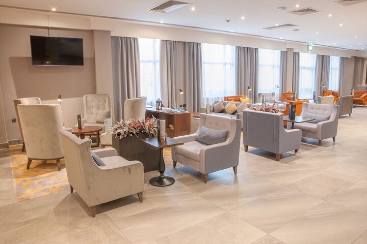 Entrance & Lobby