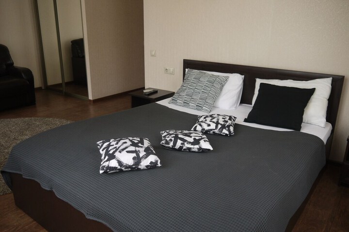 Room 10 of 42