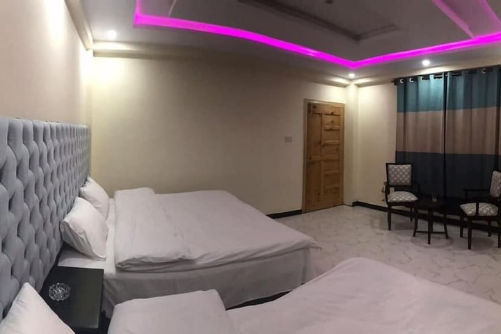 Room 6 of 34
