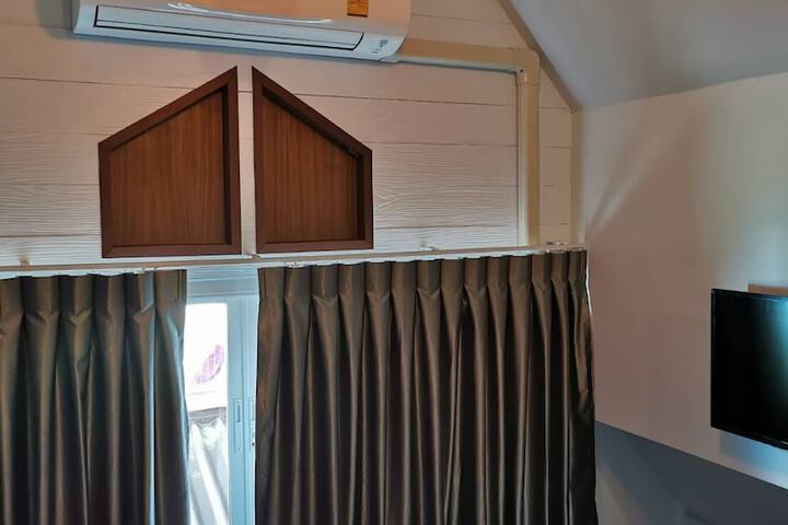 Room 16 of 36