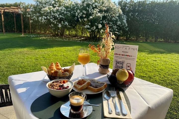 Breakfast/Coffee Service 75 of 130