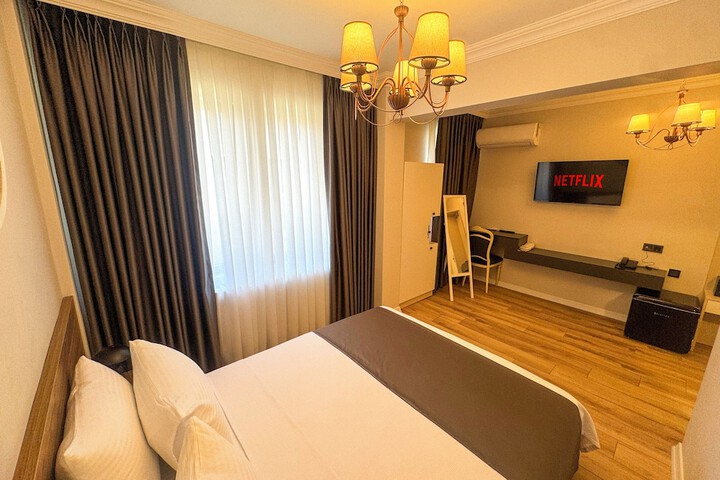 Room 6 of 21