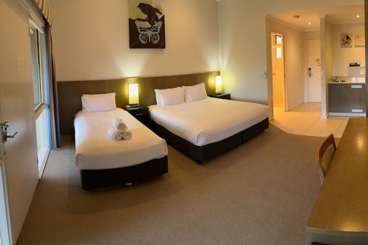 Room 9 of 33