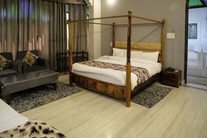 Room 10 of 56