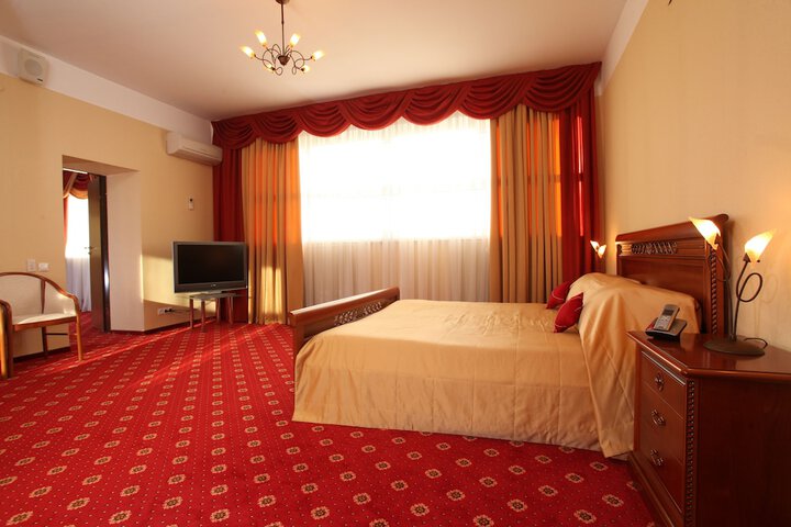 Room 13 of 49