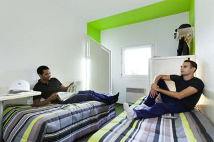 Room 15 of 32