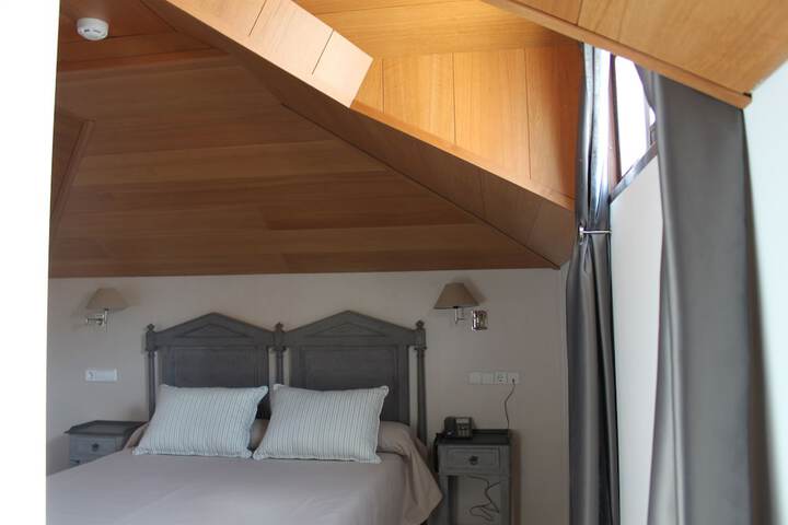 Room 15 of 36