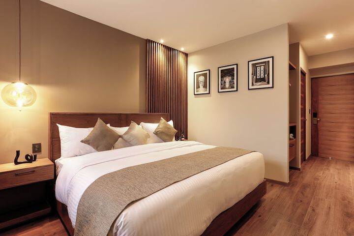 Room 2 of 13