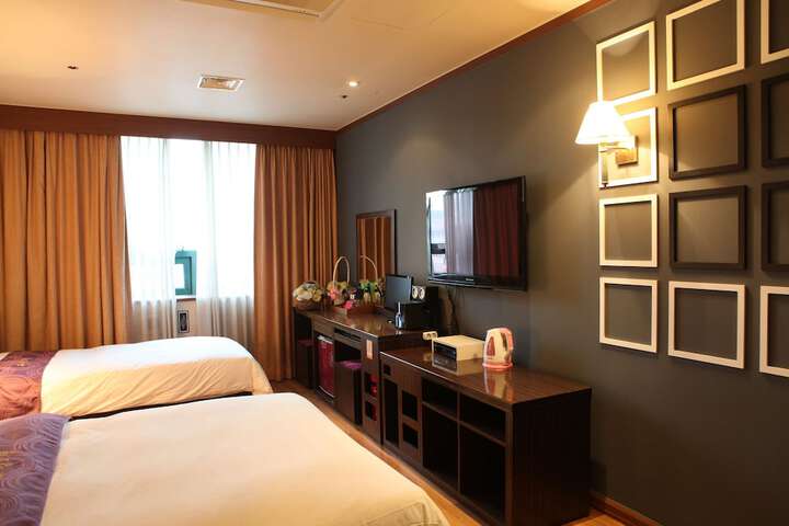 Room 20 of 35