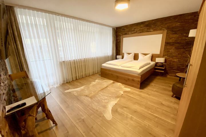 Room 5 of 24