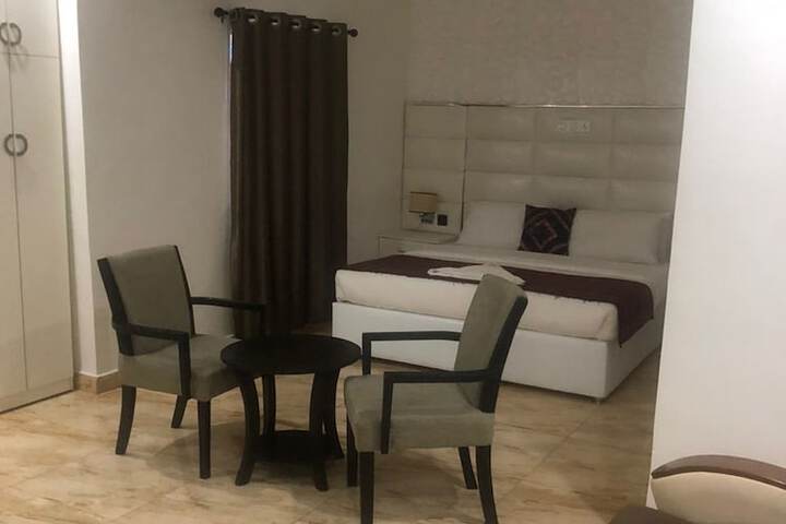Room 18 of 53
