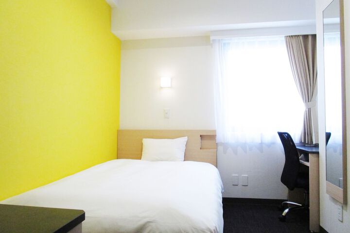 Room 4 of 34