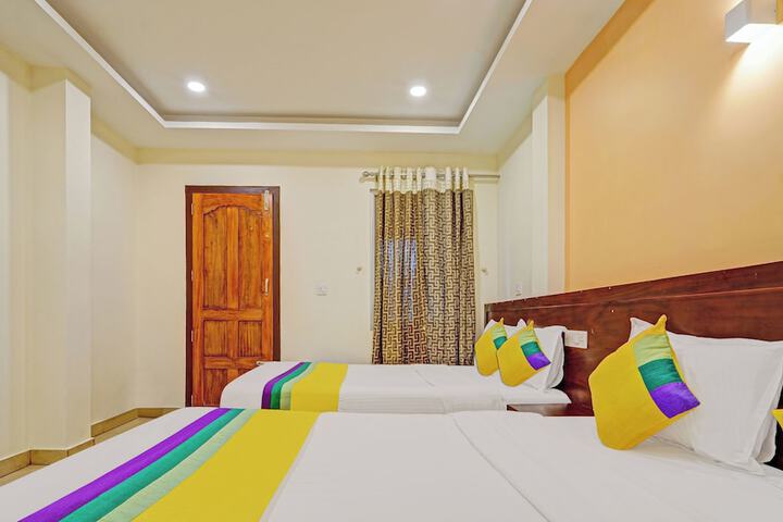 Room 10 of 20