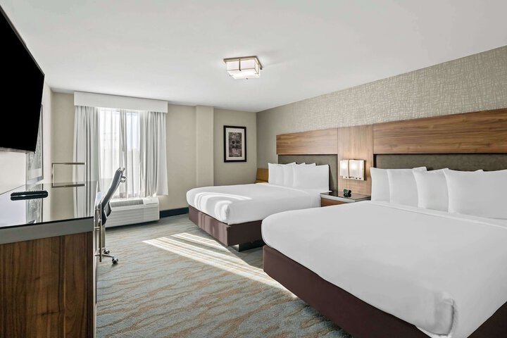 2 Queen Beds (2 of 27)