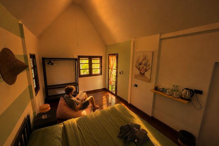 Room 28 of 63