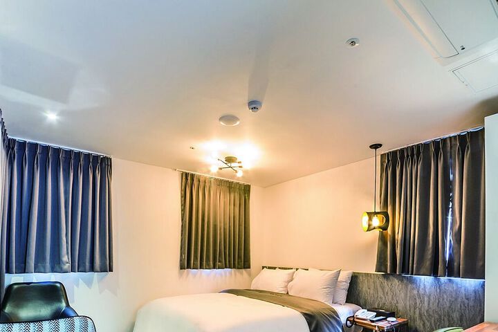 Room 36 of 165