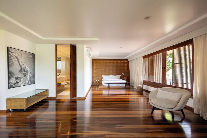 Room 45 of 210