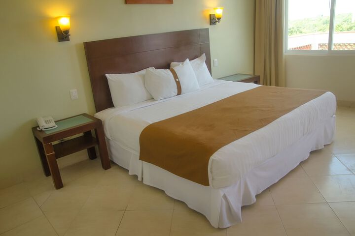 Room 14 of 74