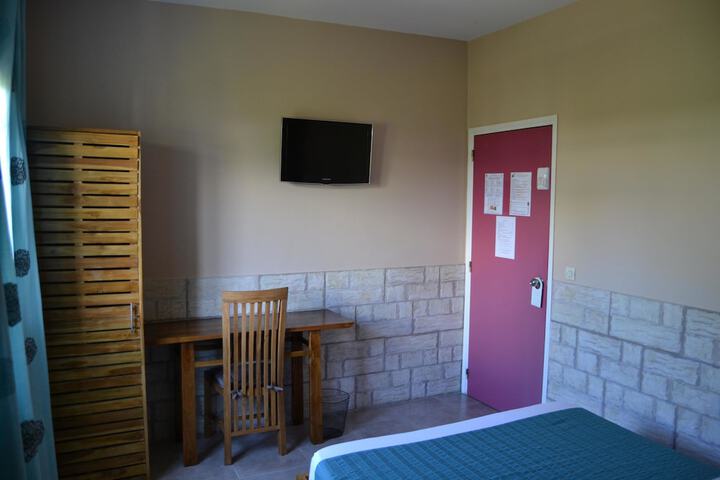 Room 3 of 13