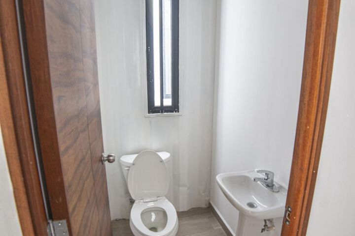 Room 14 of 23