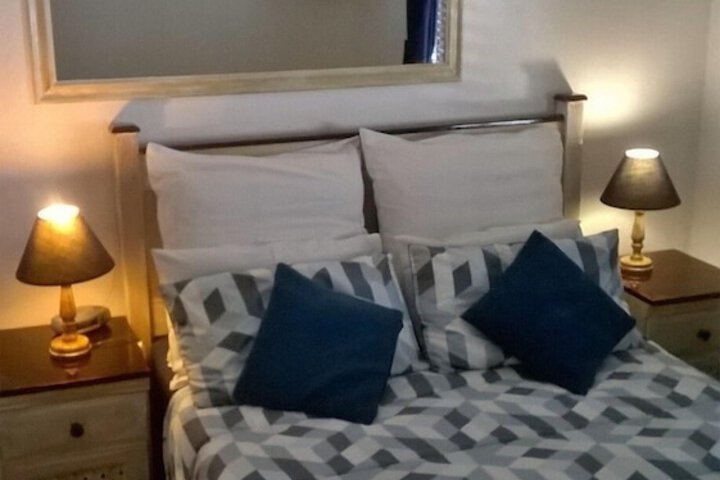 Room 2 of 16