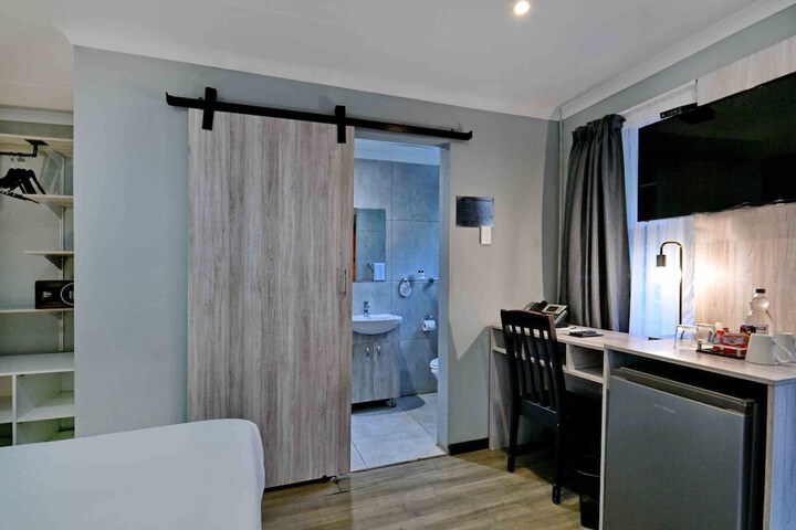 Room 13 of 69