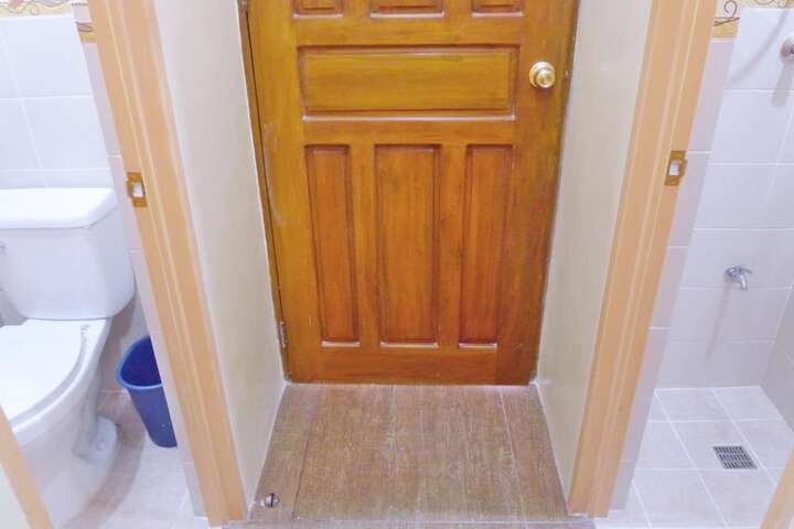 Room 14 of 27