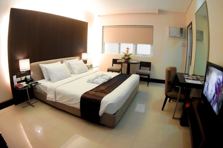 Room 7 of 105