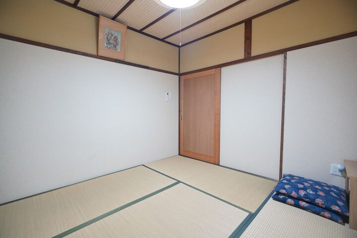 Room 26 of 96