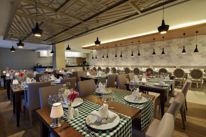 Dining 150 of 225