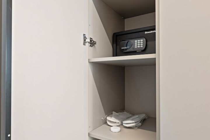 Room 13 of 48