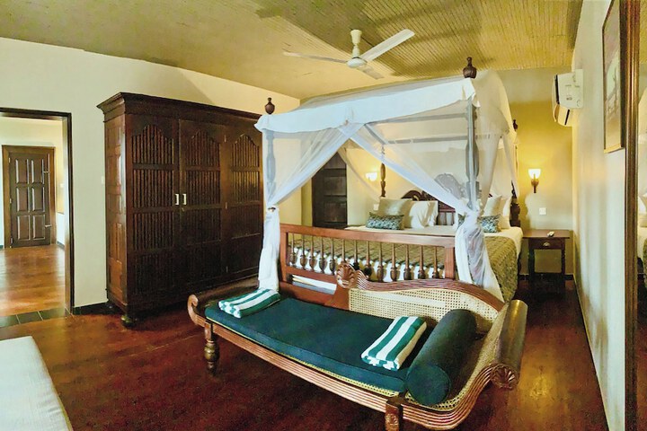 Room 45 of 221