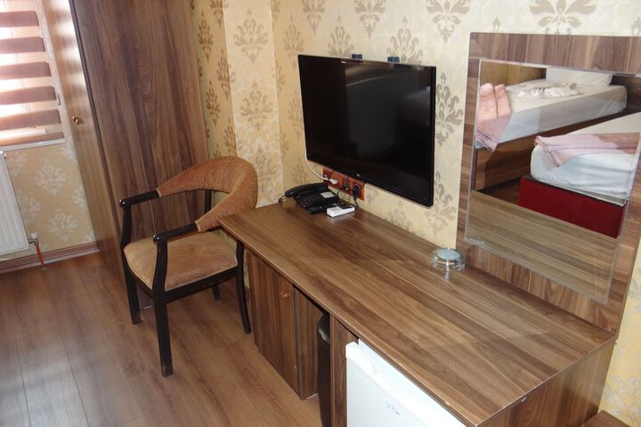 Room 27 of 36