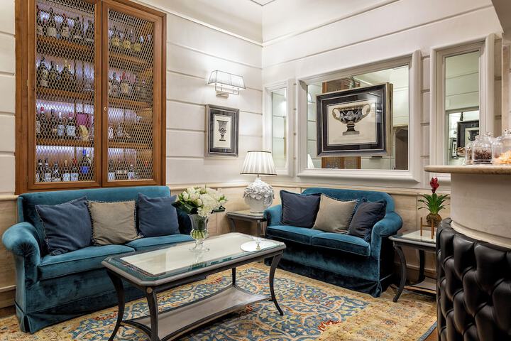 Lounge 55 of 66