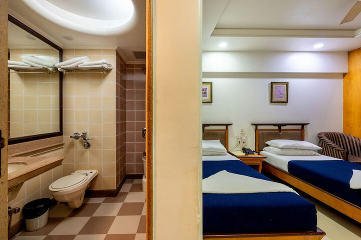 Room 16 of 54